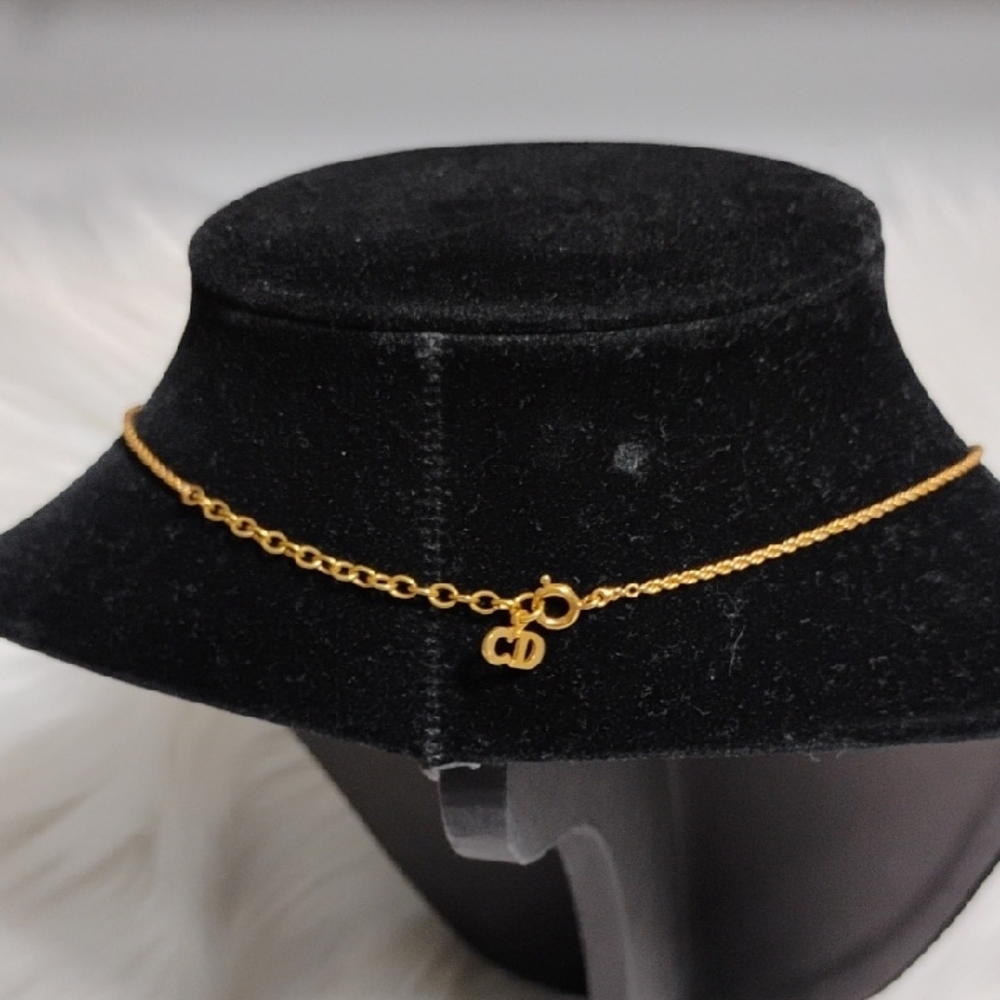 SALE! Christian Dior Gold Tone Pendant Vtg Necklace - Picture 8 of 10